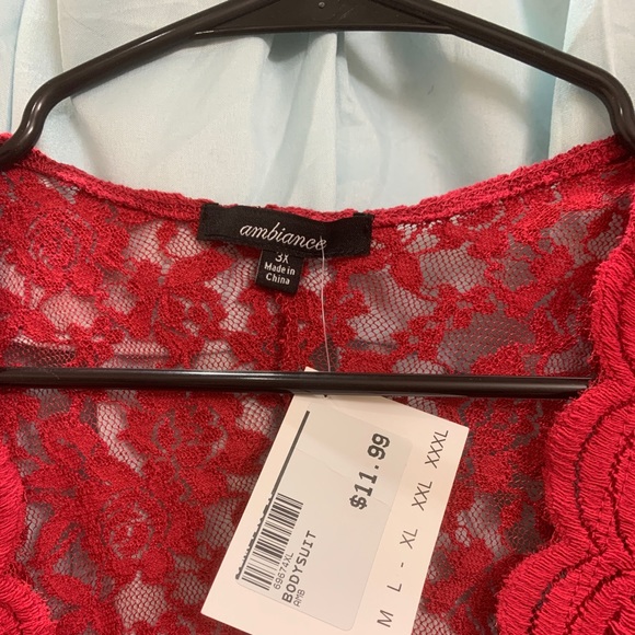 Red lace bodysuit - Picture 3 of 4